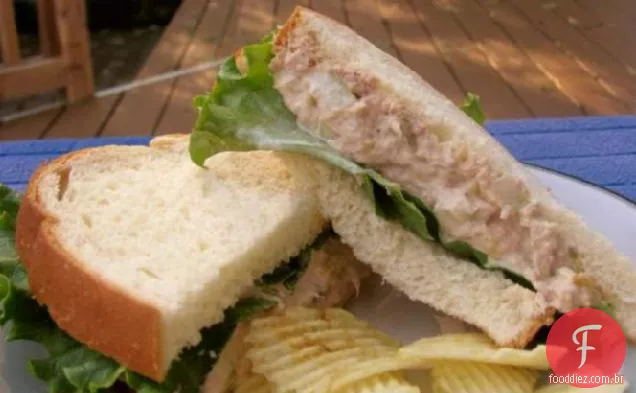 Sanduíche ou salada de atum
