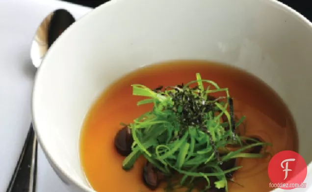 Chawanmushi de Bluestem Com hon Shimeji, Scallion e Dashi