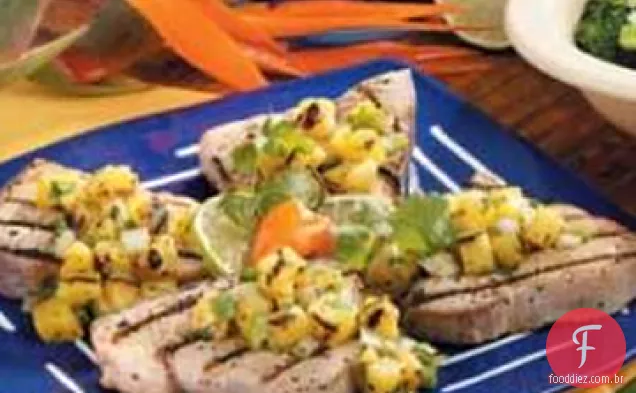 Atum grelhado com salsa de abacaxi
