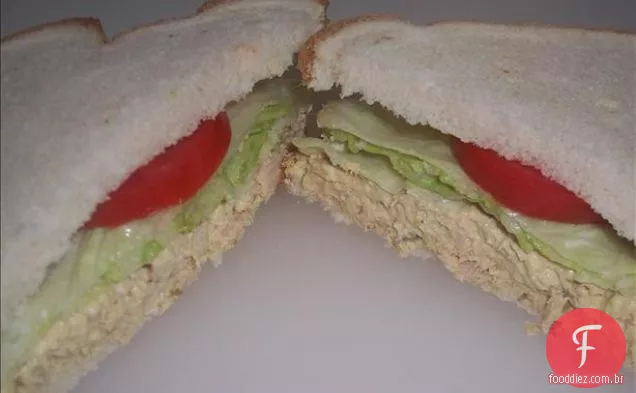 Salada saudável de cenoura e atum da Carla