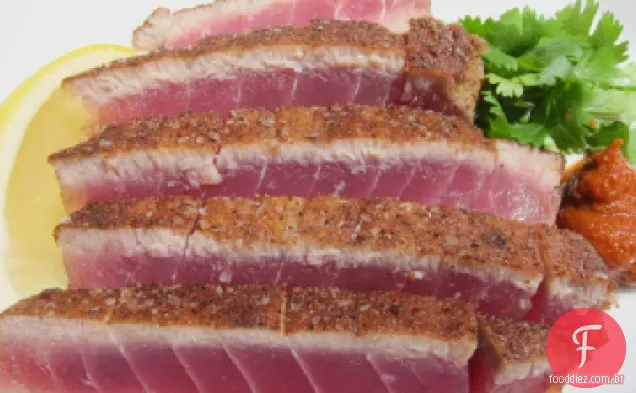 Francês em um piscar de olhos: atum raro com especiarias marroquinas