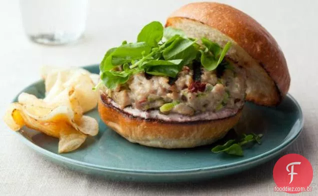 Hambúrgueres de atum com Tapenade Aioli