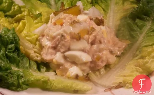 Salada de cevada e atum com limão e endro