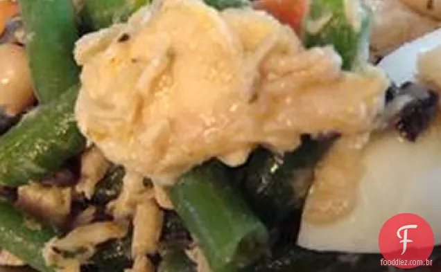 Salada De Atum Estilo Nicoise Com Feijão Branco E Azeitonas