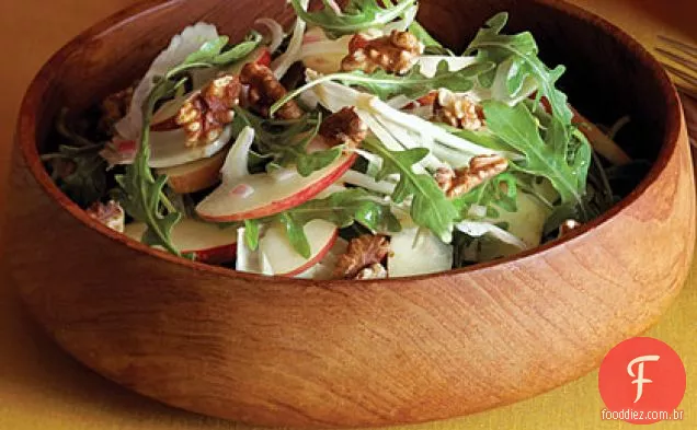 Salada de maçã e erva-doce com nozes