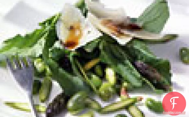 Fava feijão, espargos e rúcula salada com Pecorino Raspado