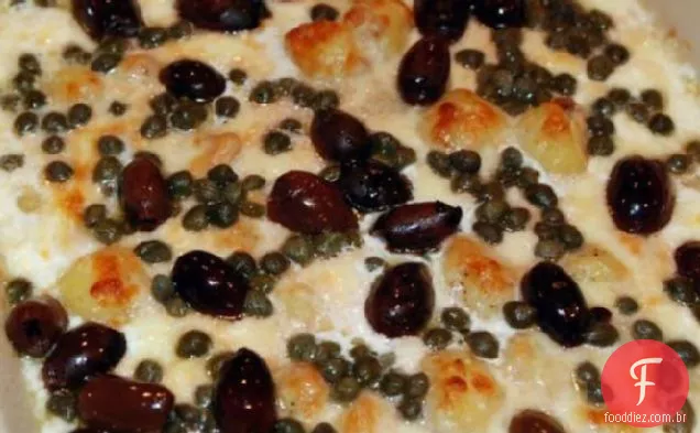 Nhoque assado com atum, azeitonas e alcaparras