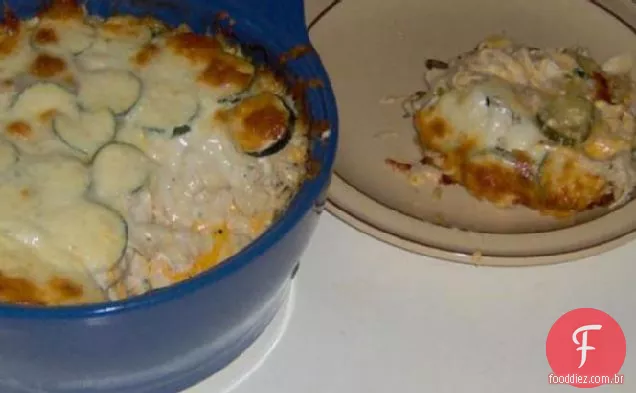 Caçarola de atum e abobrinha em camadas