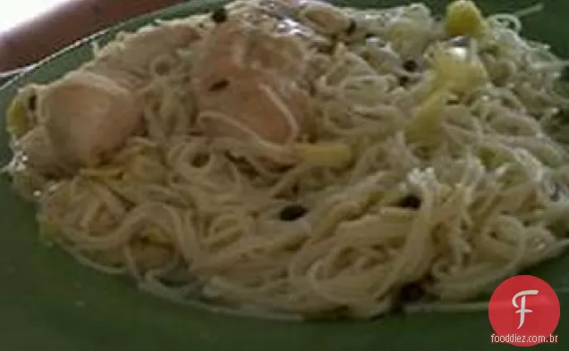 Costeletas de peito de frango com alcachofras e alcaparras