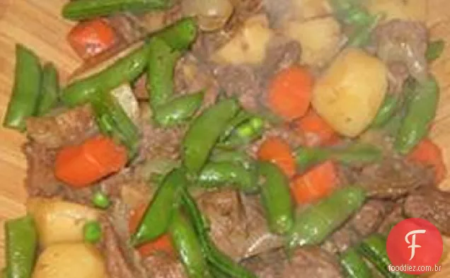 Nikujaga (carne e batatas ao estilo japonês)
