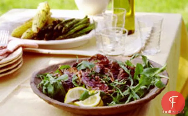 Caranguejo de Casca Mole grelhado, milho e aspargos com Pesto de rúcula