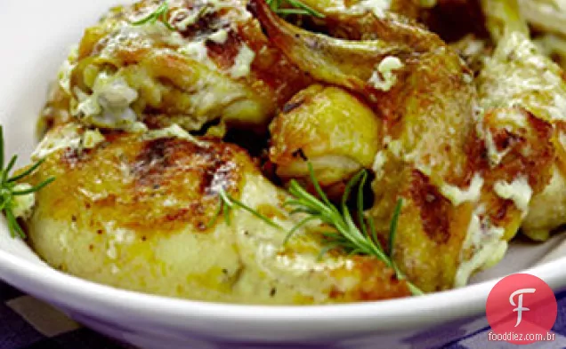 Frango grelhado com receita de molho de churrasco branco de alecrim