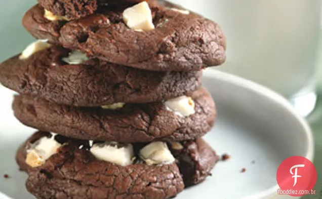 Biscoitos de chocolate escuro e branco