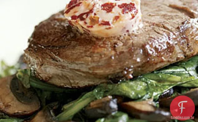 Filé Mignon Grelhado Com Rúcula E Cogumelos