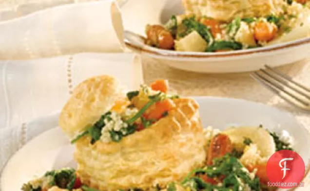 Ragout vegetal de Inverno assado em copos de pastelaria