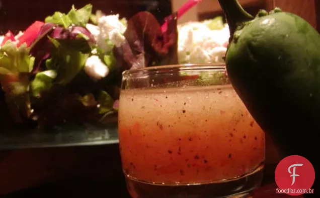 Salada de verduras e ervas com vinagrete de gengibre laranja