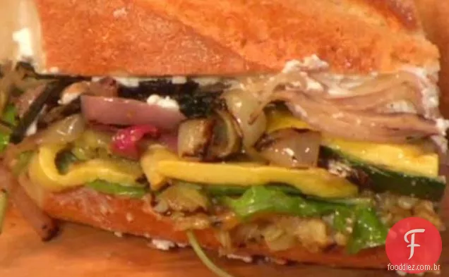 Sanduíches vegetarianos Pan-grelhados com ricota, rúcula e balsâmico