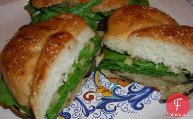 Berinjela grelhada, rúcula e mussarela Panini
