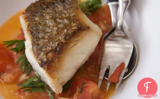 Robalo Listrado selvagem com Sálvia De Tomate 