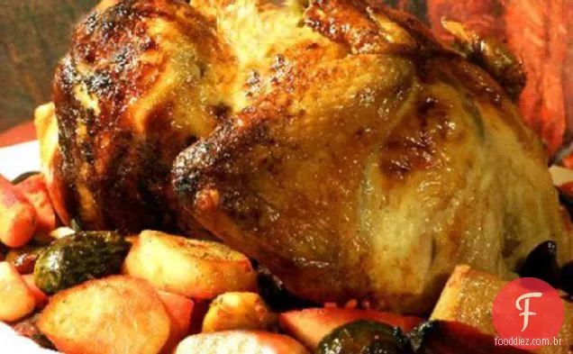 Frango com erva-limão com legumes assados e nozes