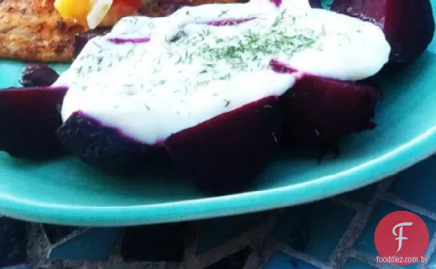 Beterraba Assada Com Molho De Iogurte De Endro