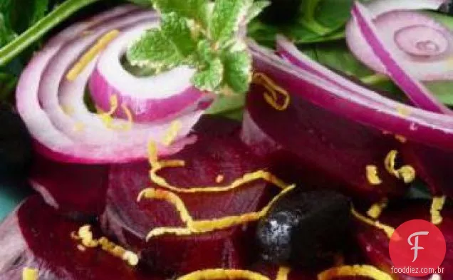 Salada de beterraba com limão, coentro e hortelã