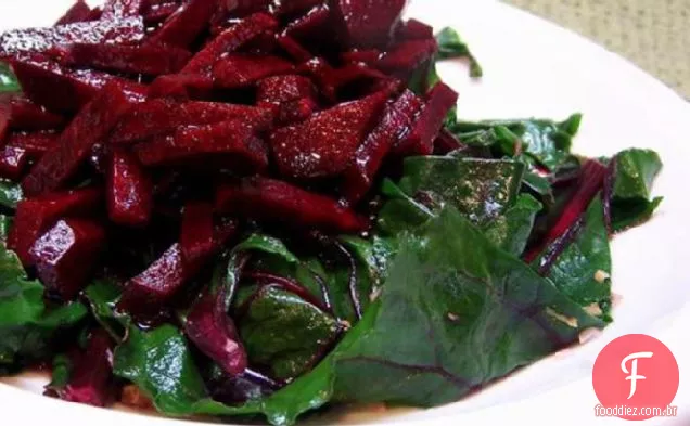 Beterraba balsâmica e verduras