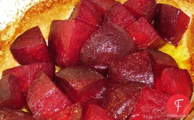 Sopa de beterraba e erva-doce