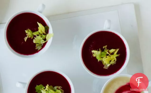 Duo de sopa de aipo e beterraba
