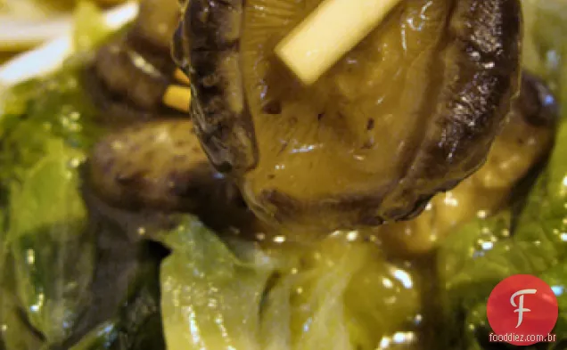 Verduras fritas com carne de porco, Shiitakes e molho de Feijão Preto