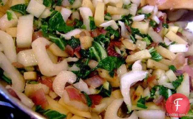 Prato lateral Bok Choy, batata e cebola