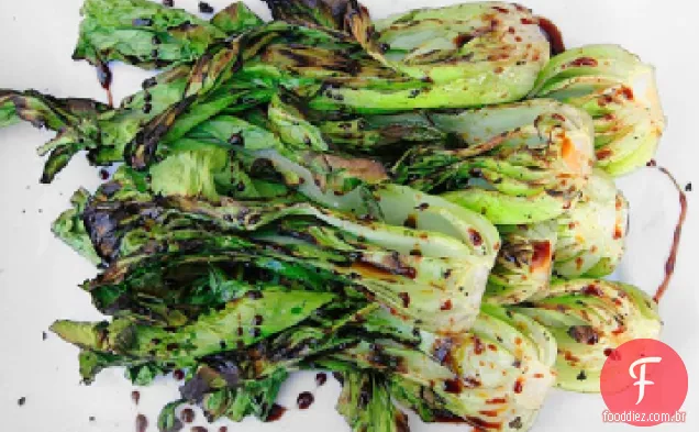 Bok Choy grelhado com esmalte de soja doce
