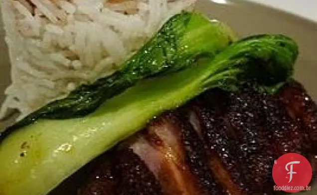 Pan peito de pato frito com molho de soja mel e Pak Choi