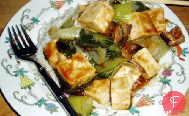 Legumes cozidos no vapor com Tofu e molho com sabor de ostra