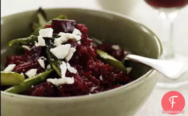 Risoto De Beterraba Com Aspargos Assados E Salata De Ricota