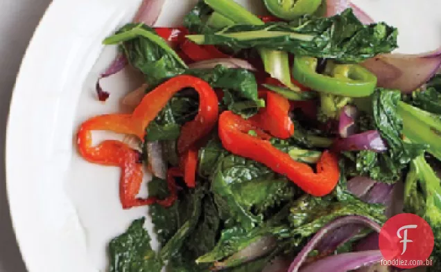 Rabe de brócolis com pimenta e cebola