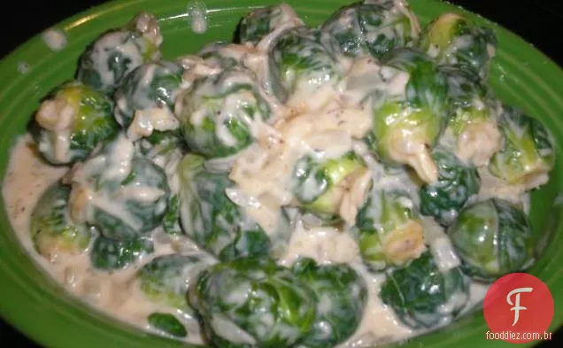 Couve De Bruxelas Com Molho Alfredo De Cebola