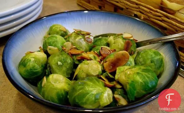 Couve De Bruxelas Com Limão E Parmesão