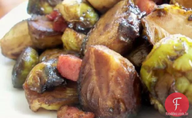 Couves de Bruxelas em um esmalte balsâmico com Pancetta