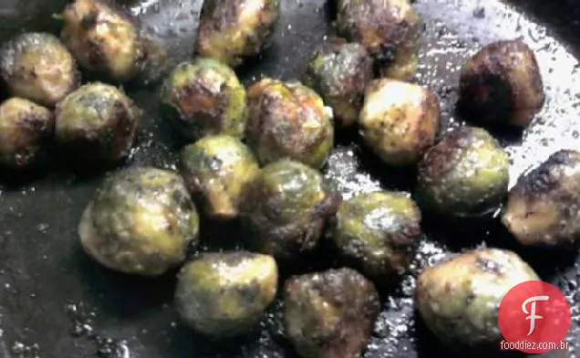 Couve De Bruxelas Refogada Com Cerefólio