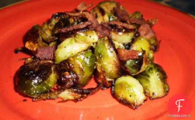 Couves de Bruxelas assadas com Bacon e chalotas