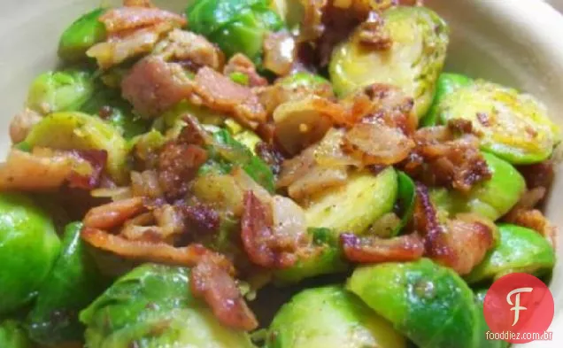 Couve De Bruxelas Deliciosa Com Bacon E Cebola