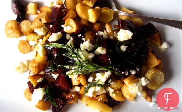Pastinaga assada e beterraba com Feta de ovelha e estragão