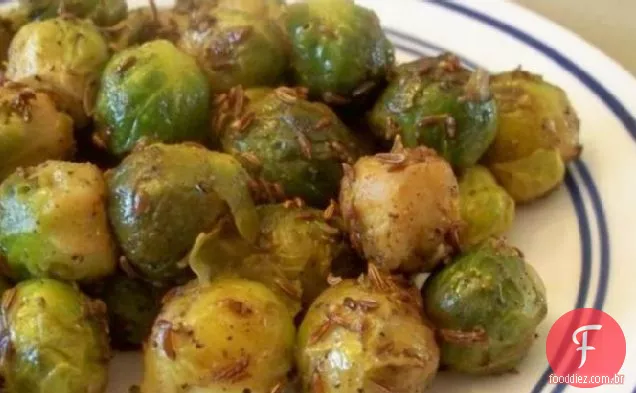 Couve de Bruxelas Panfried com um novo sabor