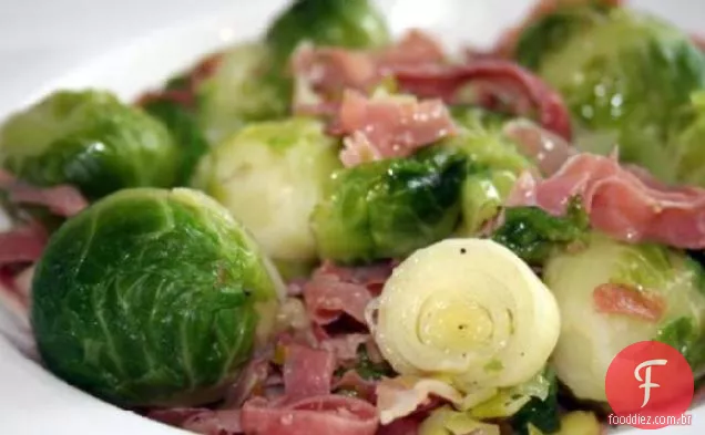 Couves de Bruxelas do tio John com Prosciutto e alho-poró