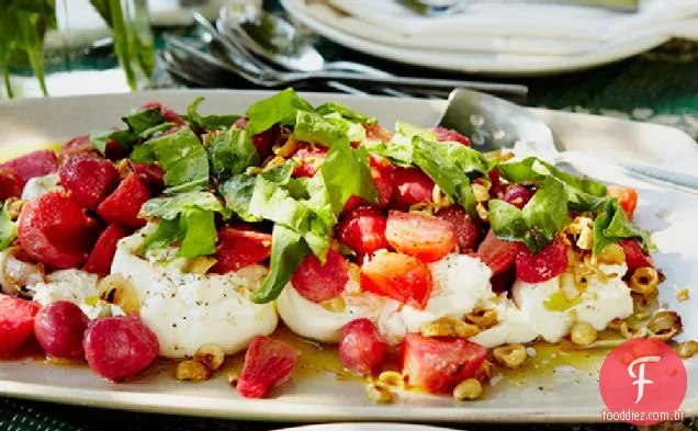 Beterraba Assada Com Vinagrete De Avelã E Burrata