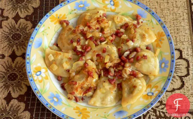 Pierogies com repolho, Bacon e cebola
