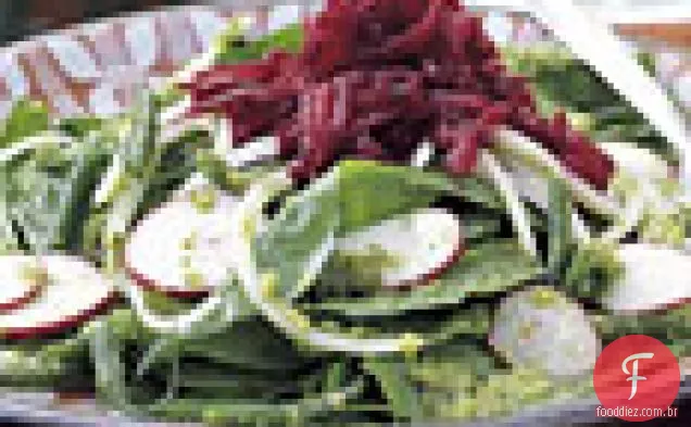 Salada de feijão verde, espinafre e beterraba