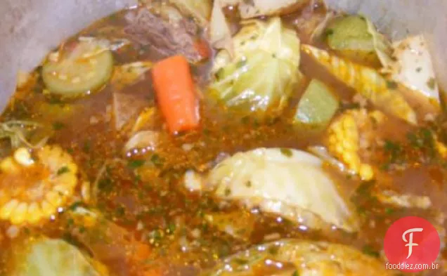 Caldo De Res (Uma Sopa Mexicana De Carne E Vegetais)