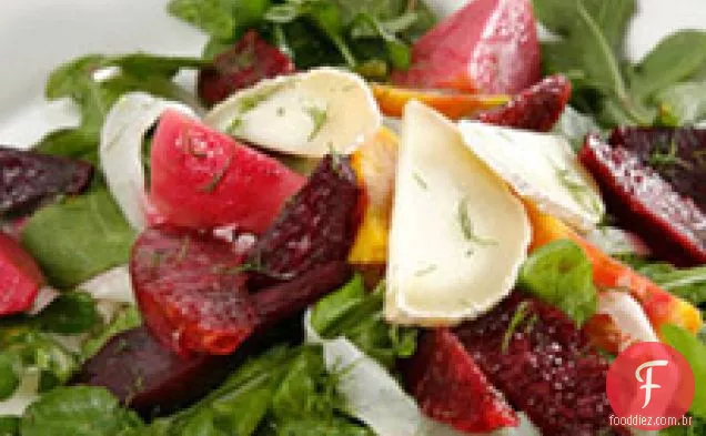 Salada Misturada Da Beterraba Do Bebê Com Laranjas Do Sangue, Funcho Raspado, E Ch